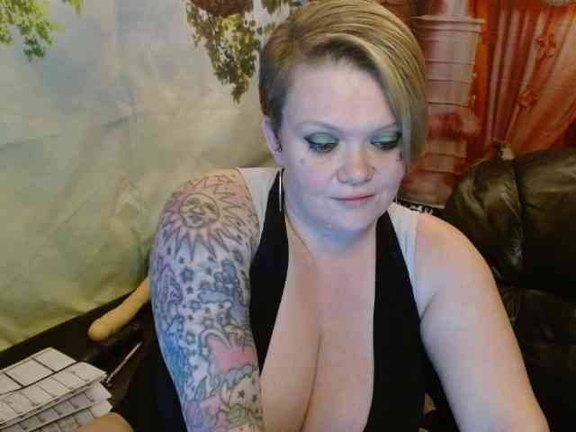 HoneyChambers Live Webcam on BongaCams