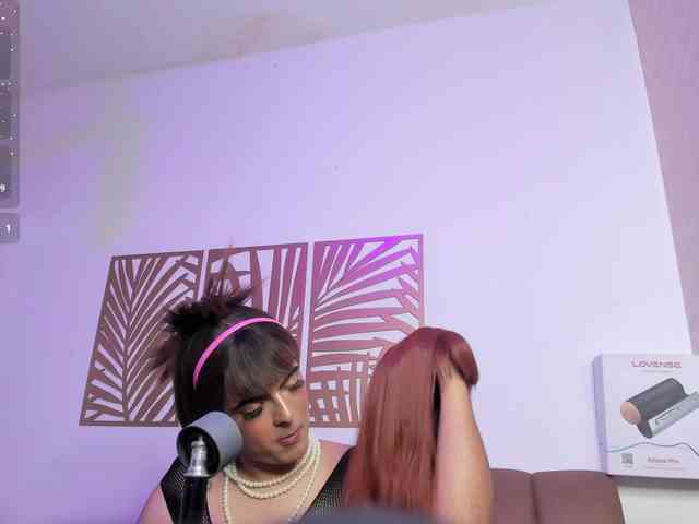 Regina-Mills Live Webcam on BongaCams