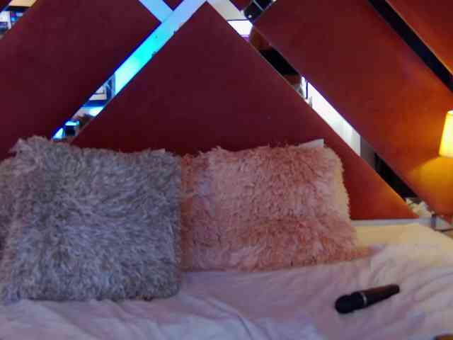CharlotteDilucca webcam