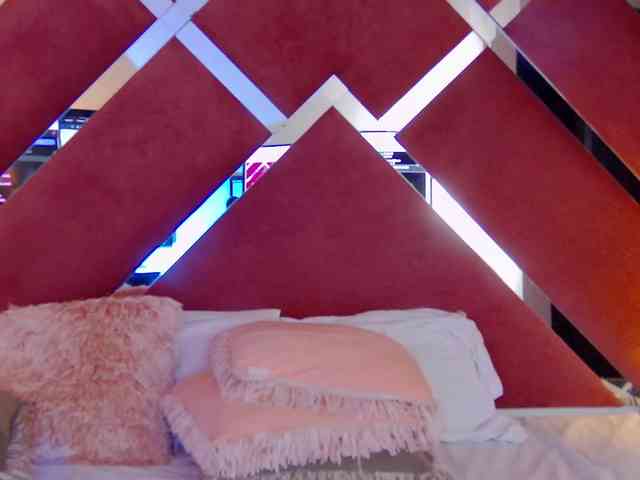 CharlotteDilucca webcam