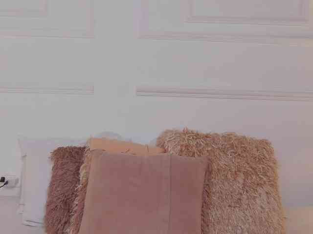 CharlotteDilucca webcam