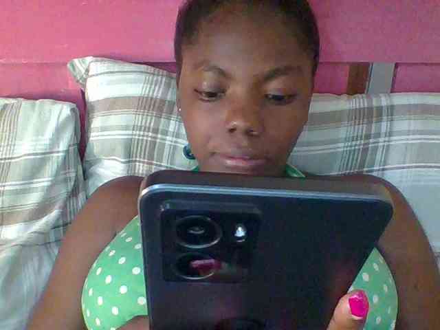 Littlemissy webcam
