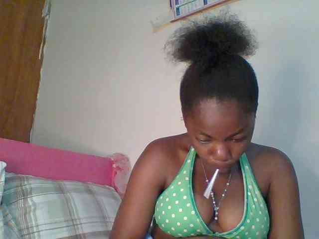 Littlemissy webcam