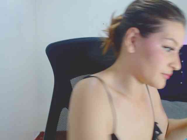 Anny-azalea webcam