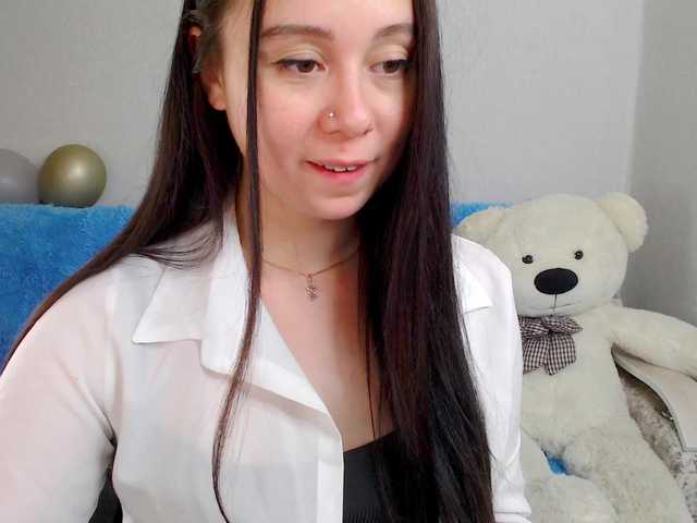 AlinaShepard from BongaCams