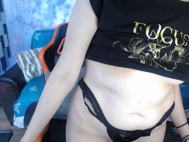 SexyNycolle38 webcam