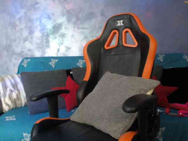 SexyNycolle38 webcam