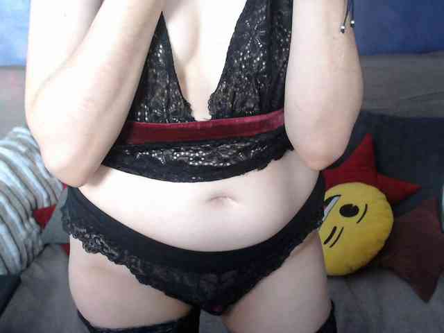 SexyNycolle38 webcam