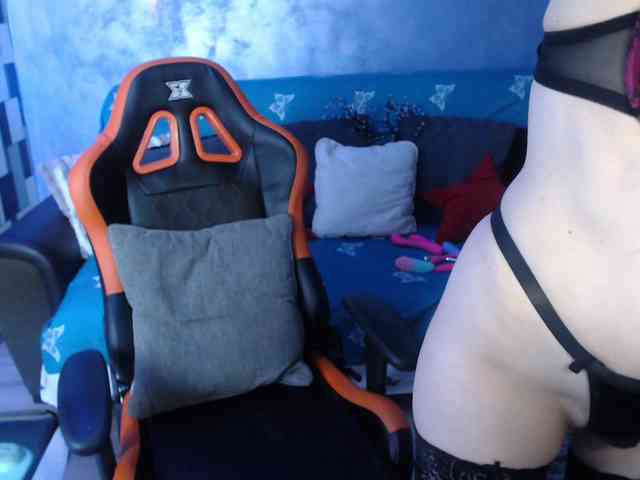 SexyNycolle38 webcam