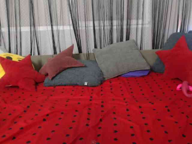 SexyNycolle38 webcam
