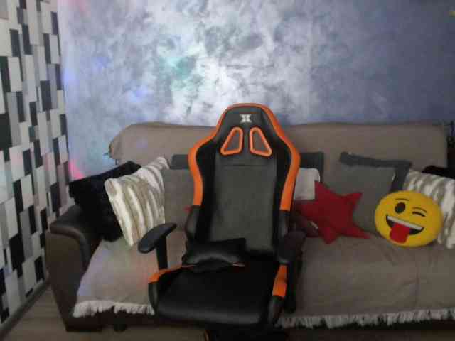 SexyNycolle38 webcam