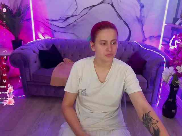 nude webcam chatroom DreamydevilL