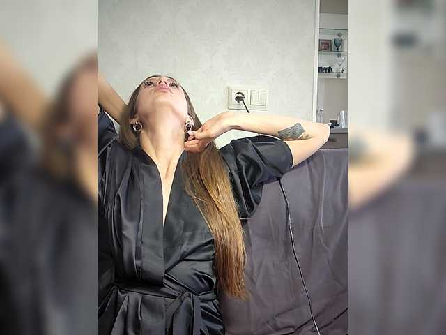 KITTYtempreXXX's BongaCams show and profile