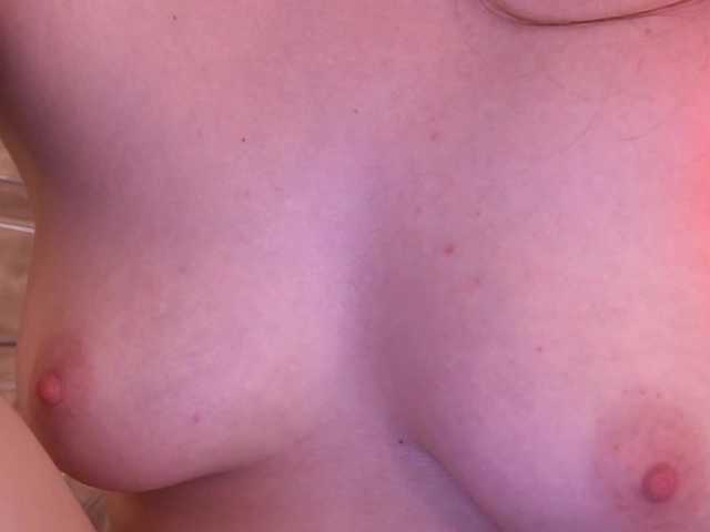 DiamondGoldie's BongaCams show and profile