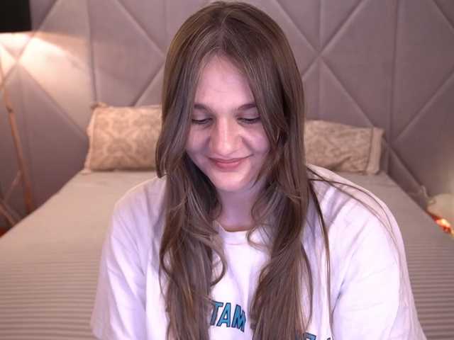 DiamondGoldie's BongaCams show and profile