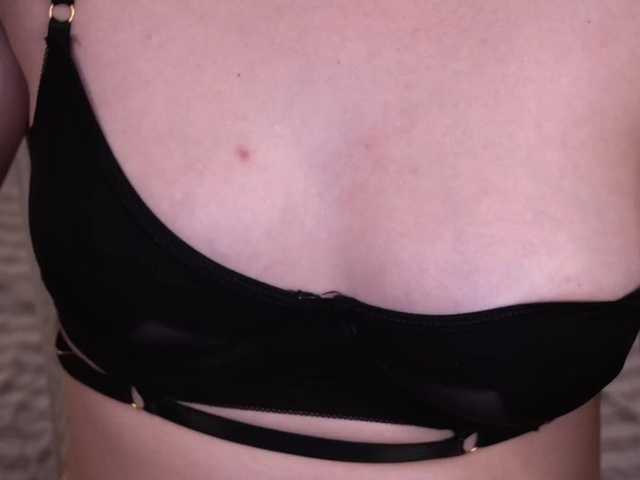 DiamondGoldie's BongaCams show and profile