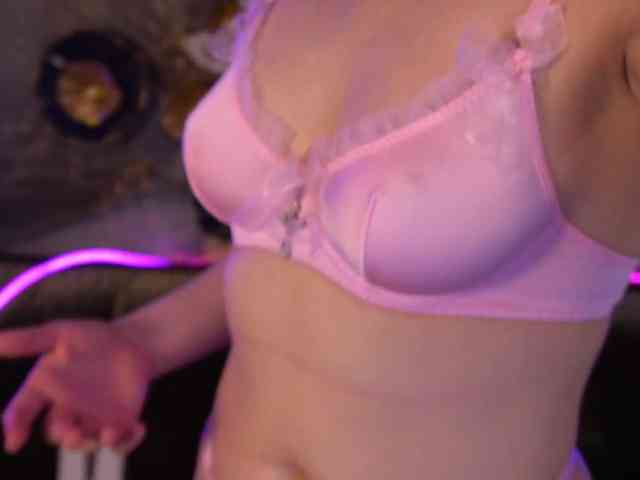 chatting online DiamondGoldie