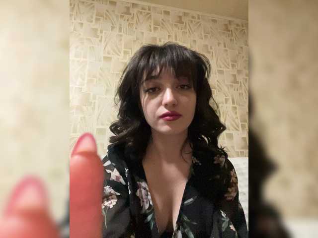 Profile and Statistics for MidnightEva on BongaCams