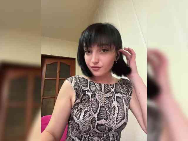 Midnight_Eva_Mi webcam