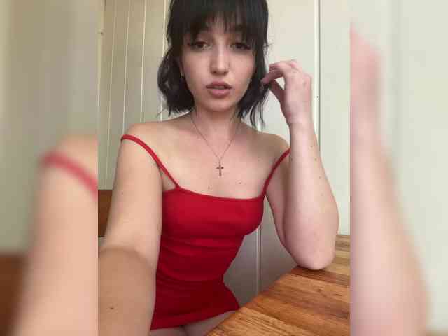 Midnight_Eva_Mi webcam