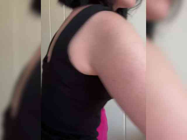 Midnight_Eva_Mi webcam