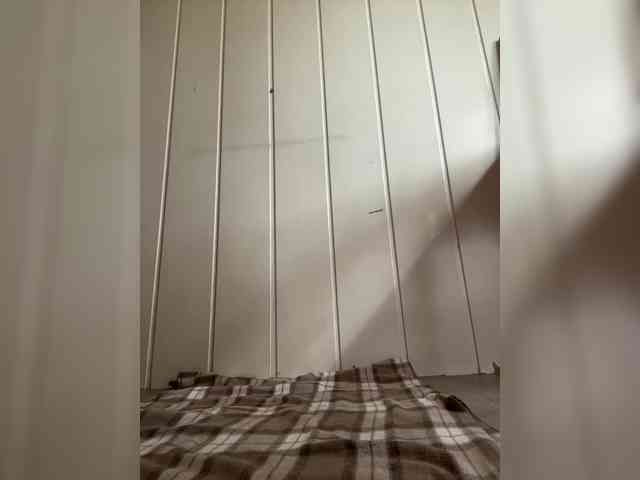 Midnight_Eva_Mi webcam