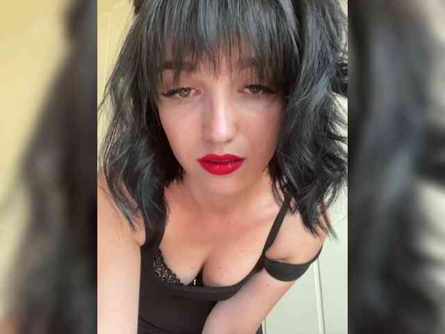 Midnight_Eva_Mi webcam