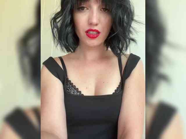 Midnight_Eva_Mi webcam