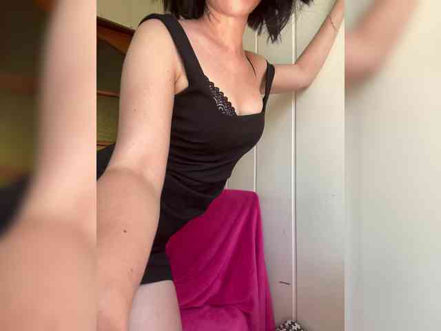 Midnight_Eva_Mi webcam