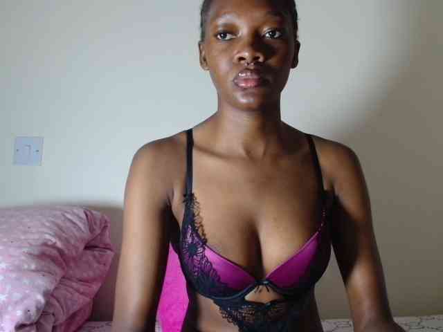 PREETYPINKY581 webcam