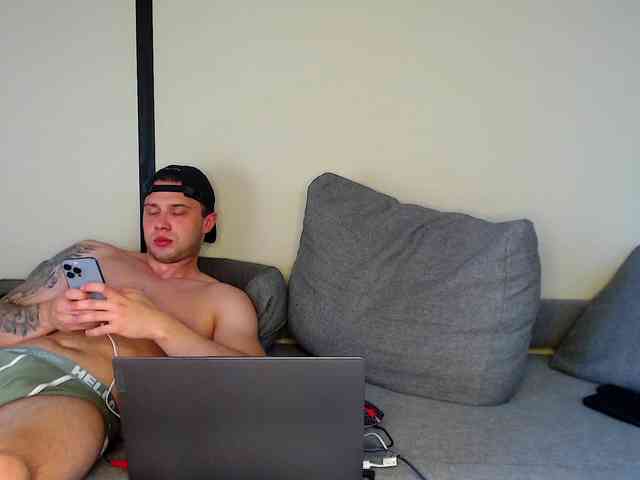 Eyes0ffMe webcam