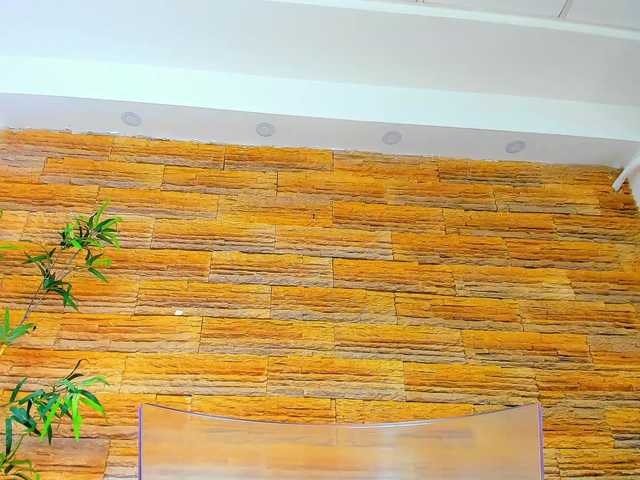 Cupcake-Izzy's BongaCams show and profile