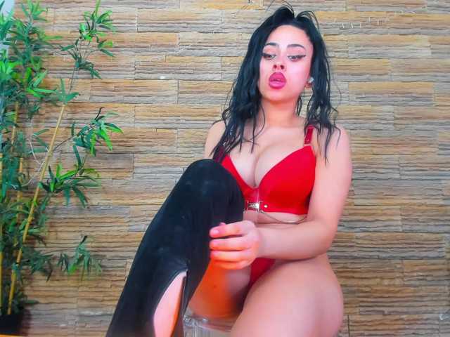 Cupcake-Izzy's BongaCams show and profile