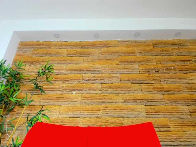 Cupcake-Izzy's BongaCams show and profile