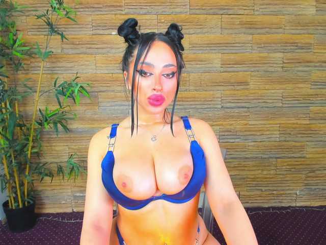 Cupcake-Izzy's BongaCams show and profile