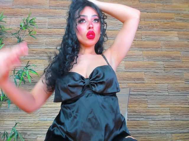 Cupcake-Izzy's BongaCams show and profile