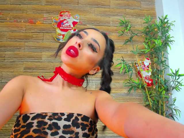 Cupcake-Izzy's BongaCams show and profile