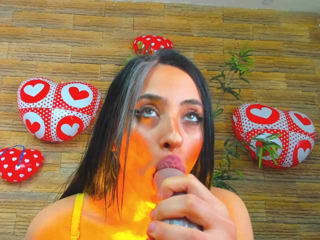 Cupcake-Izzy's BongaCams show and profile