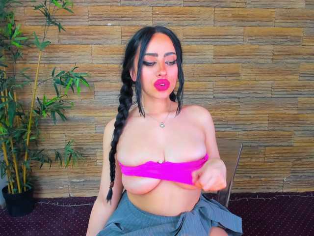 Cupcake-Izzy's BongaCams show and profile