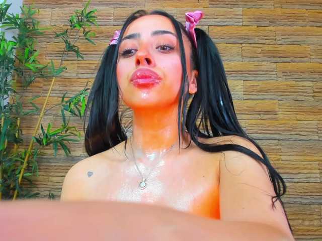 Cupcake-Izzy's BongaCams show and profile