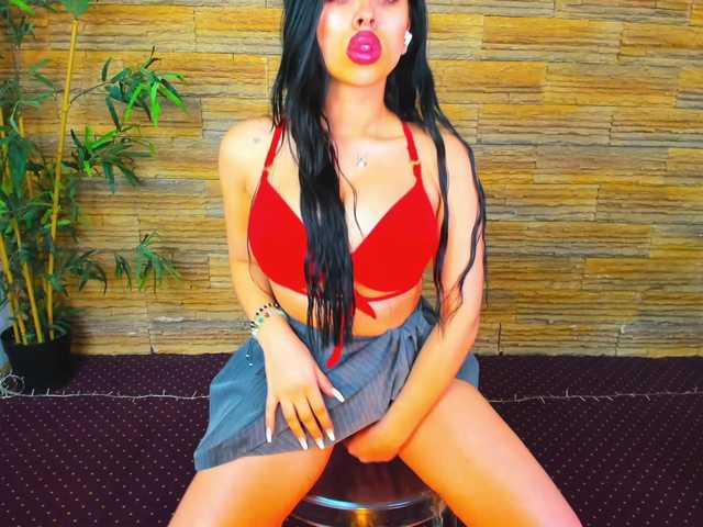 Cupcake-Izzy's BongaCams show and profile