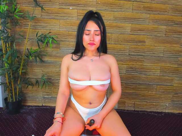 Cupcake-Izzy's BongaCams show and profile