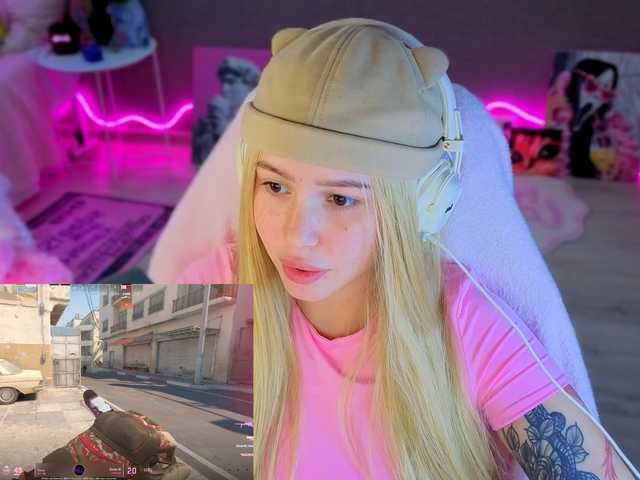 AmyGlad's BongaCams show and profile