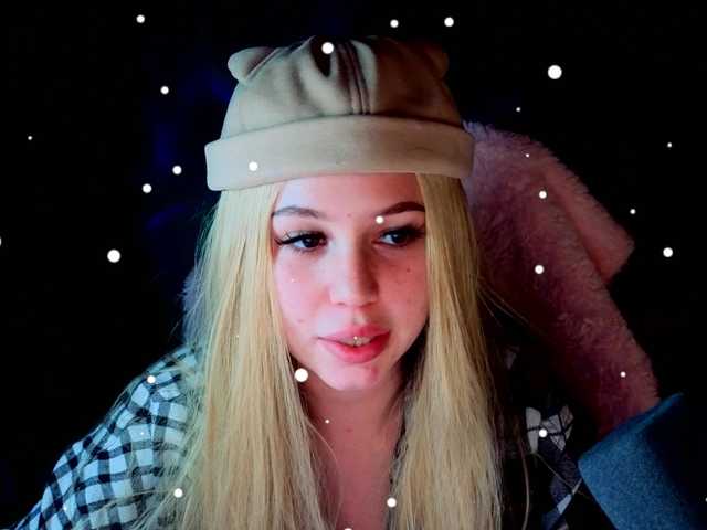 AmyGlad's BongaCams show and profile