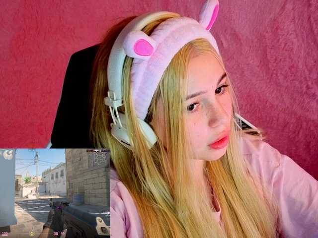 AmyGlad Nude Live Sex Shows