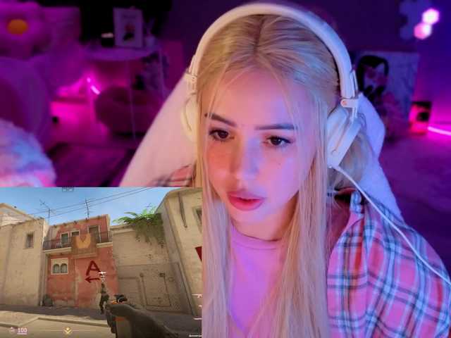 AmyGlad's BongaCams show and profile