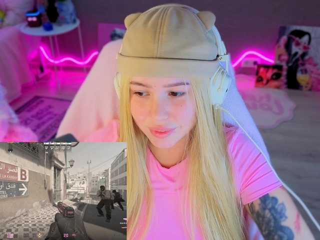 AmyGlad's BongaCams show and profile