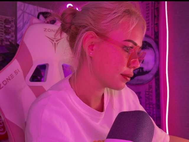 AmyGlad from BongaCams is Freechat