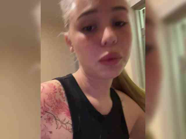 AmyGlad webcam