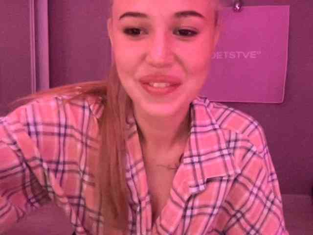 AmyGlad webcam